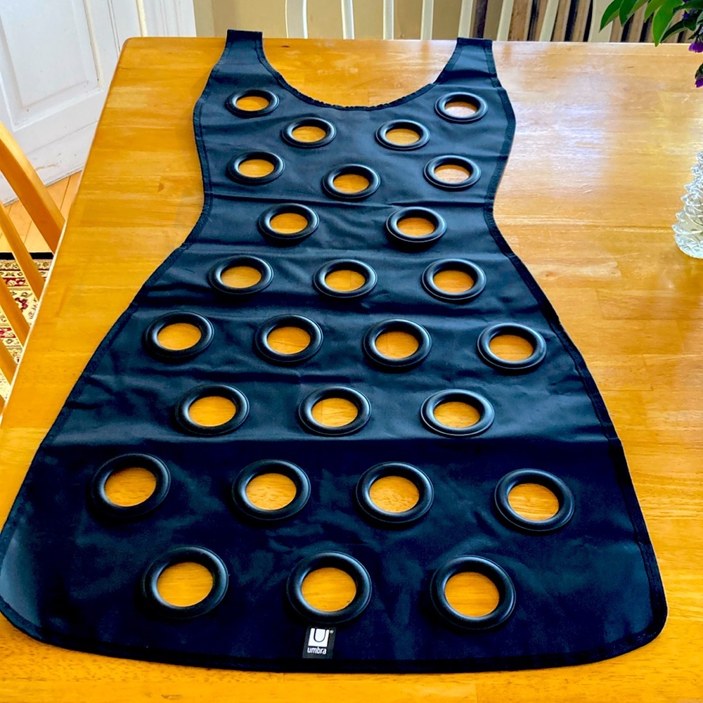 Umbra Little Black Dress Scarf Organizing Hanger.